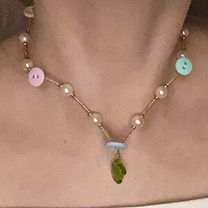 Collar de botones de hadas