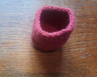 Small crochet basket