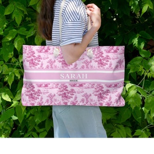 Gepersonaliseerde weekendtas bruid, aangepaste toile de jouy-tas, huwelijkscadeau, tas voor aanstaande bruid, reistas met roze bloemen, verlovingstas