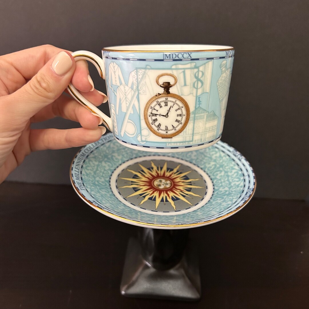 Tasse et soucoupe Wedgwood vintage Clio Bone China, garniture en or 22 carats VGC - Canada
