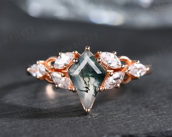 Unique kite cut green moss agate engagement ring 14k rose gold marquise moissanite diamond ring for women vintage bridal wedding ring gift