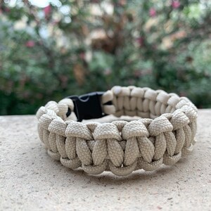 Handmade paracord bracelet
