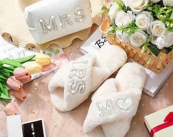 Personalized Initial Wedding Bride Slippers MRS Pearl Letter Makeup Bag Bridal Shower Gifts for Wedding Day