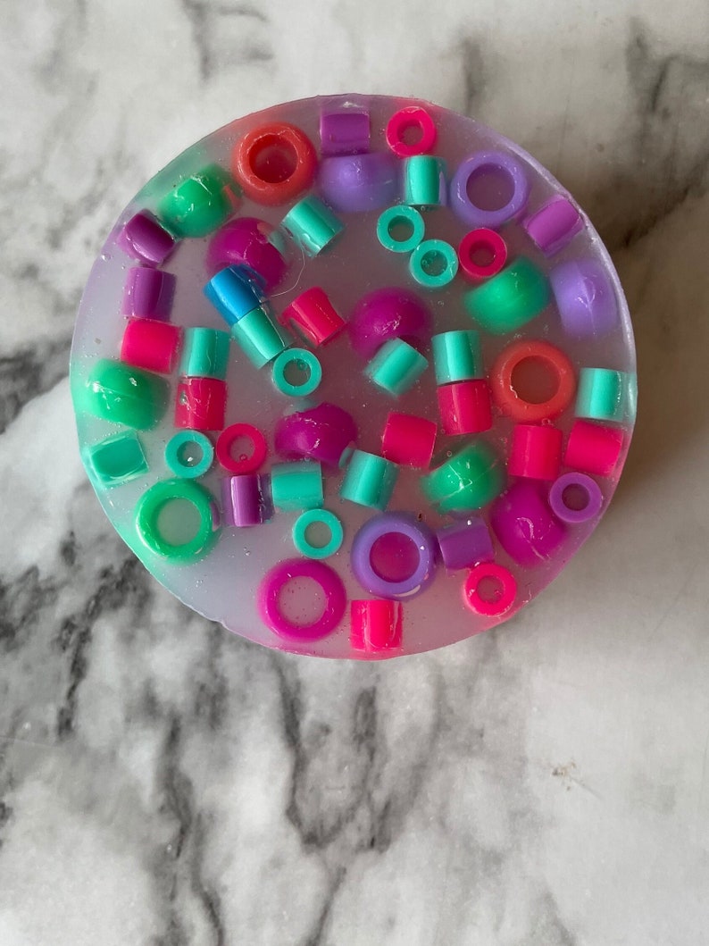PICKEEZ Candy Puck Picking Fidget Toy Dermatillomania Texture to Pick and Dig Skin Picking Toy
