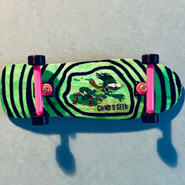 Complete Cruiser Style Fingerboard Neon Green Glow in the dark!