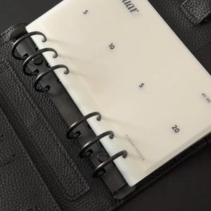 Jaarlijkse spaaruitdaging-enveloppen inclusief zelfklevende stippen