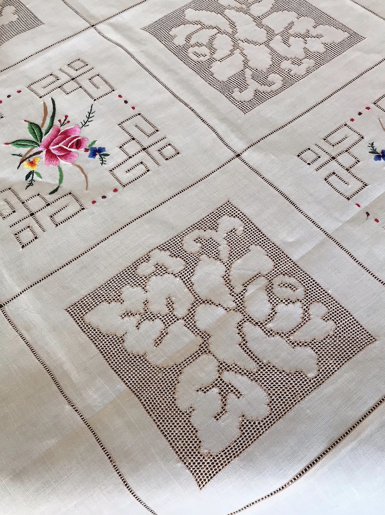 Unused Floral cross stitch embroidered tablecloth with 6 napkins, vintage cross stitch lovely tablecloth Linen needle point size 123x127 cm image 7