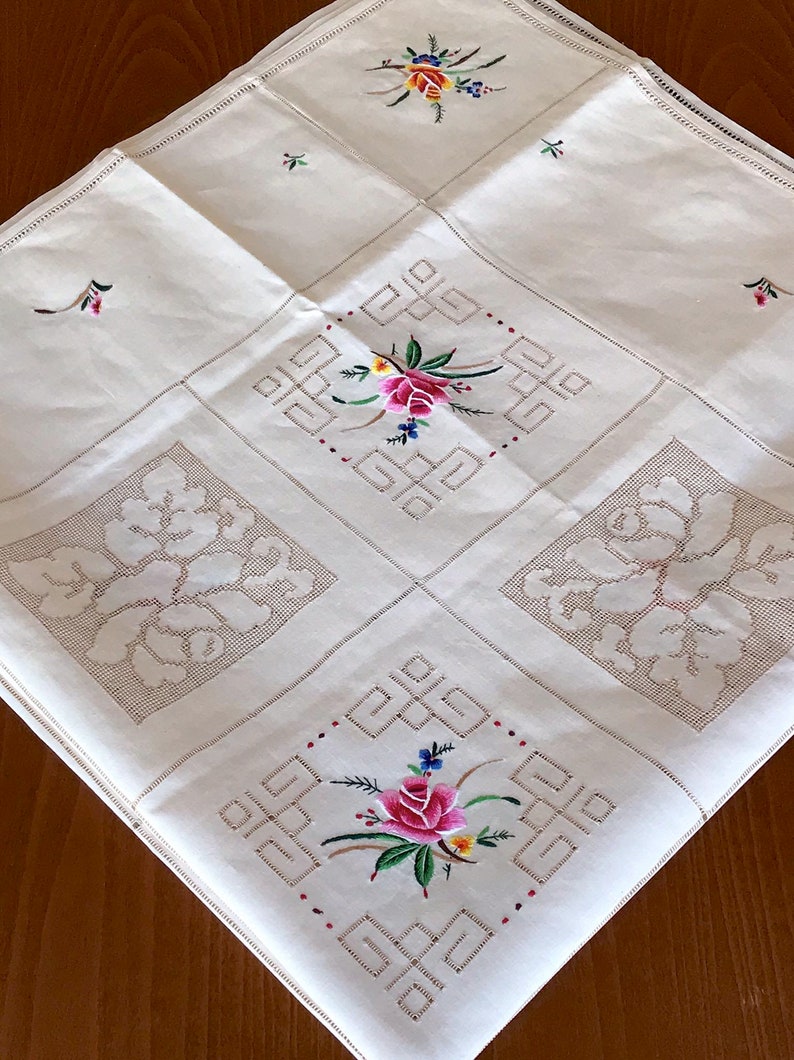 Unused Floral cross stitch embroidered tablecloth with 6 napkins, vintage cross stitch lovely tablecloth Linen needle point size 123x127 cm image 10
