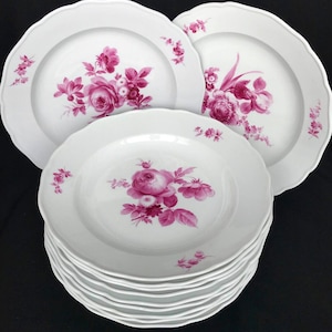 15 pieces Meissen dinner plates with pink flowers. Meissen Scattered Flowers Set of 15 Antique dinner Plate Crossed Swords