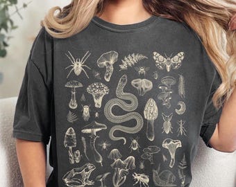 Mushrooms & Bugs Shirt Vintage Forestcore T-Shirt Comfort Colors Unisex Cottagecore Tee Goblincore Fairycore Shirt Dark Academia Grunge Top