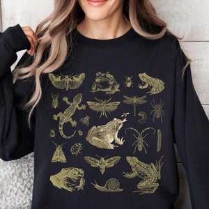 Vintage Frogs and Bugs Sweatshirt Goblincore Unisex Sweater Cottagecore Sweatshirt Lizard Moths Snail Pullover Dark Academia Shirt Frog Gift