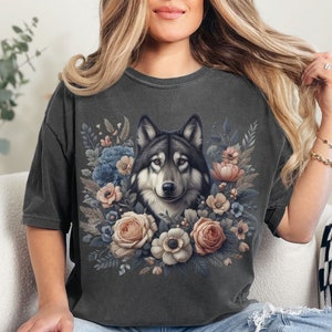 Grey Wolf T-Shirt Cottagecore Floral Shirt Comfort Colors Vintage Wolf and Flowers Shirt Animal Tshirt Unisex Tee Wolf Lover Gift