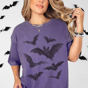 Retro Fledermaus T-Shirt Halloween Vintage Fledermaus Shirt Dunkles Cottagecore Top Witchy Shirt Komfort Farben Unisex Grunge T-Shirt Goth Fledermaus Shirt gruseliges Geschenk