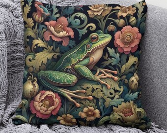 Cojín de rana verde estilo William Morris, diseño de rana del bosque y flores silvestres, estilo cottagecore, decoración floral vintage para el hogar, regalo con inserto incluido.