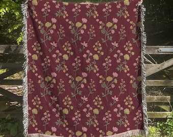 Maroon Floral Woven Blanket 100% Cotton Tapestry Decor Vintage Botanical Art Woven Throw Moody Wildflowers Pattern Cottagecore Blanket Gift