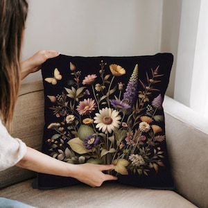 Donker bloemen geweven kussen Sfeervol Cottagecore kussen vintage stijl wilde bloemen Woondecoratie Katoenmix Botanisch kussen Kussen bloemen kussen Cadeau