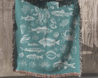 Vintage Sealife Woven Blanket - 100% Cotton Fish Cabin Decor, Fisherman Aesthetic Picnic Throw, Marine Art Wall Tapestry, Fishing Gift
