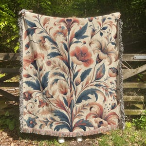 Floral Woven Blanket William Morris Inspired 100% Cotton Rug Vintage Botanical Art Woven Throw Cottagecore Wall Tapestry Floral Art Gift