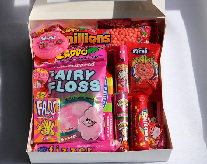 All Pink Large Candy Gift Box | Pink Lolly Assortment | Pretty in Pink Sweets | Pink Party Favor Box | Candy Hamper Gift