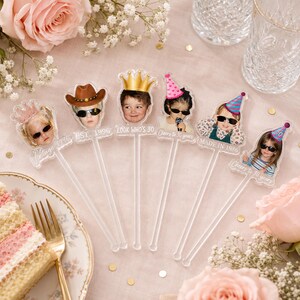 Agitadores de bebidas personalizados con fotos divertidas de la infancia para cumpleaños, palitos agitadores con imágenes vintage personalizadas, recuerdos para fiestas de 30, 40 y 50 años. imagen 11