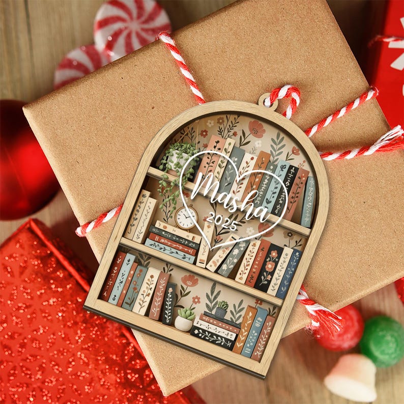 Custom Book Ornament: Personalized Bookshelf Ornament, Bookish Gifts, Gifts for Book Lovers, Christmas Book Lover Gift bild 5