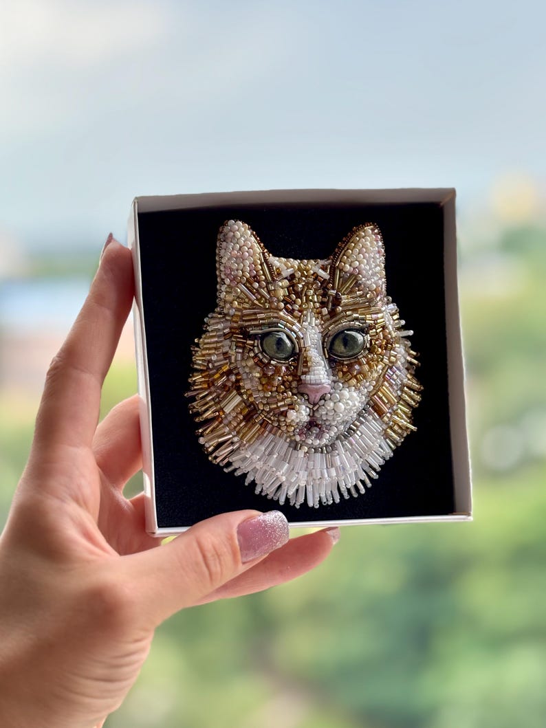 Custom Cat Portrait Brooch - Personalized Beaded Pet Pin, Embroidered ...