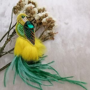 Брошь-птица из бисера, булавка с перьями, вышитая брошь-тропическая птица для женщин