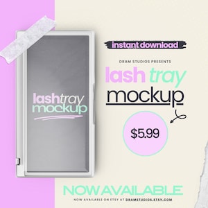 Könnte beinhalten: Ein Mockup eines transparenten Kunststoff-Wimpernbehälters mit dem Text "lash tray mockup" in rosa und grüner Schrift. Der Text "instant download" ist in schwarzer Schrift mit weißem Hintergrund. Der Text "DRAM STUDIOS PRESENTS" ist in schwarzer Schrift. Der Text "5,99 €" ist in weißer Schrift mit rosa Hintergrund. Der Text "NOWAVAILABLE" ist in schwarzer Schrift mit weißem Hintergrund. Der Text "NOW AVAILABLE ON ETSY AT DRAMSTUDIOS.ETSY.COM" ist in schwarzer Schrift.