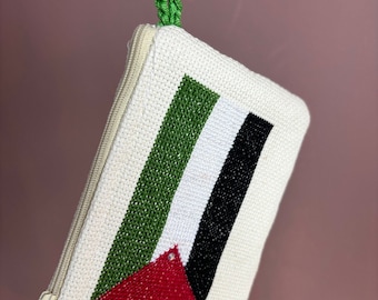 Fabriqué à la main en Palestine - Porte-monnaie bleu Tatteez - Fleurs traditionnelles et drapeau - Soutenez les entreprises palestiniennes