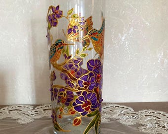 Vaso in vetro colorato dipinto a mano, uccelli, farfalle, fiori, regalo per lei, arredamento d'interni, vasi di fiori fatti a mano, decorazioni artistiche, souvenir d'arte, regalo
