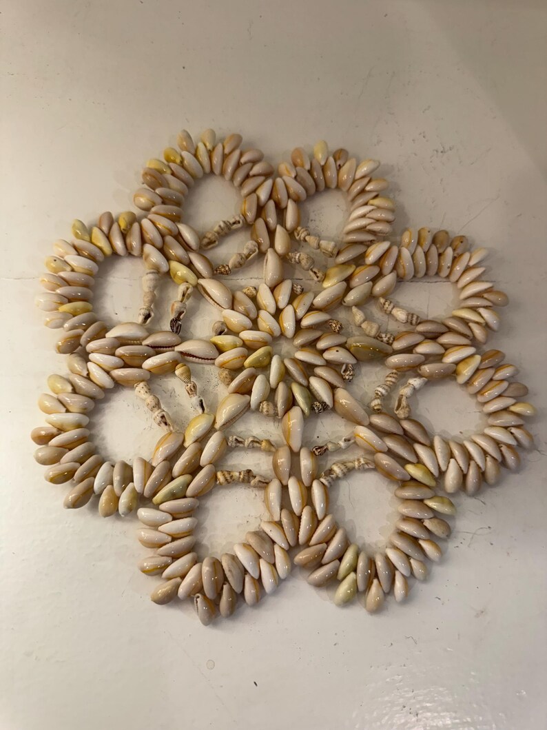 Vintage 1970’s Cowrie Shell Trivet - Etsy