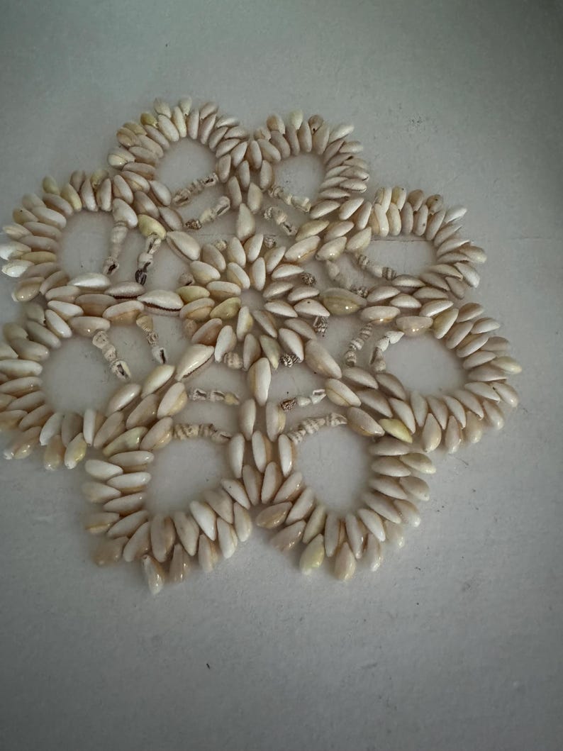 Vintage 1970’s Cowrie Shell Trivet - Etsy