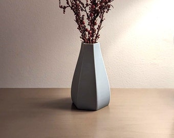 vase hexagonal. vase hexagonal