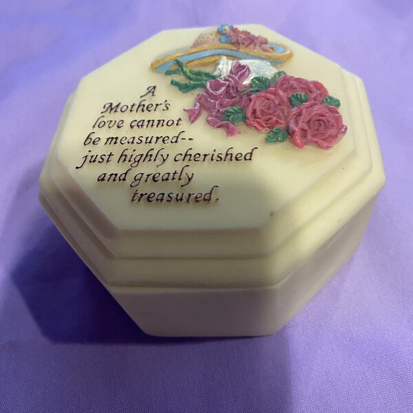 Mother's Beautiful trinket box Kathy Ann Keepsake Box Vintage 2001