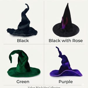 K&ouml;nnte beinhalten: Eine Sammlung von Hexenh&uuml;ten aus Samt in Schwarz, Schwarz mit Rose, Gr&uuml;n und Lila. Jeder Hut hat eine ausgepr&auml;gte Form mit breiter Krempe und spitzer Krone. Der Text "Velvet Witch Hat Collection" steht unten.