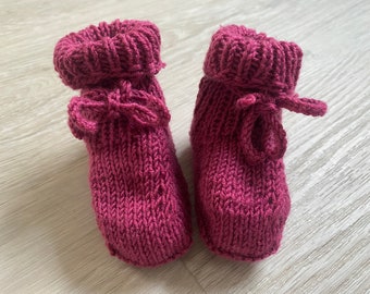 Baby shoes knitted red merino wool