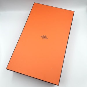 HERMES oranje rechthoekige opbergdoos, middelgroot voor luxe modeaccessoires, gemaakt in Frankrijk