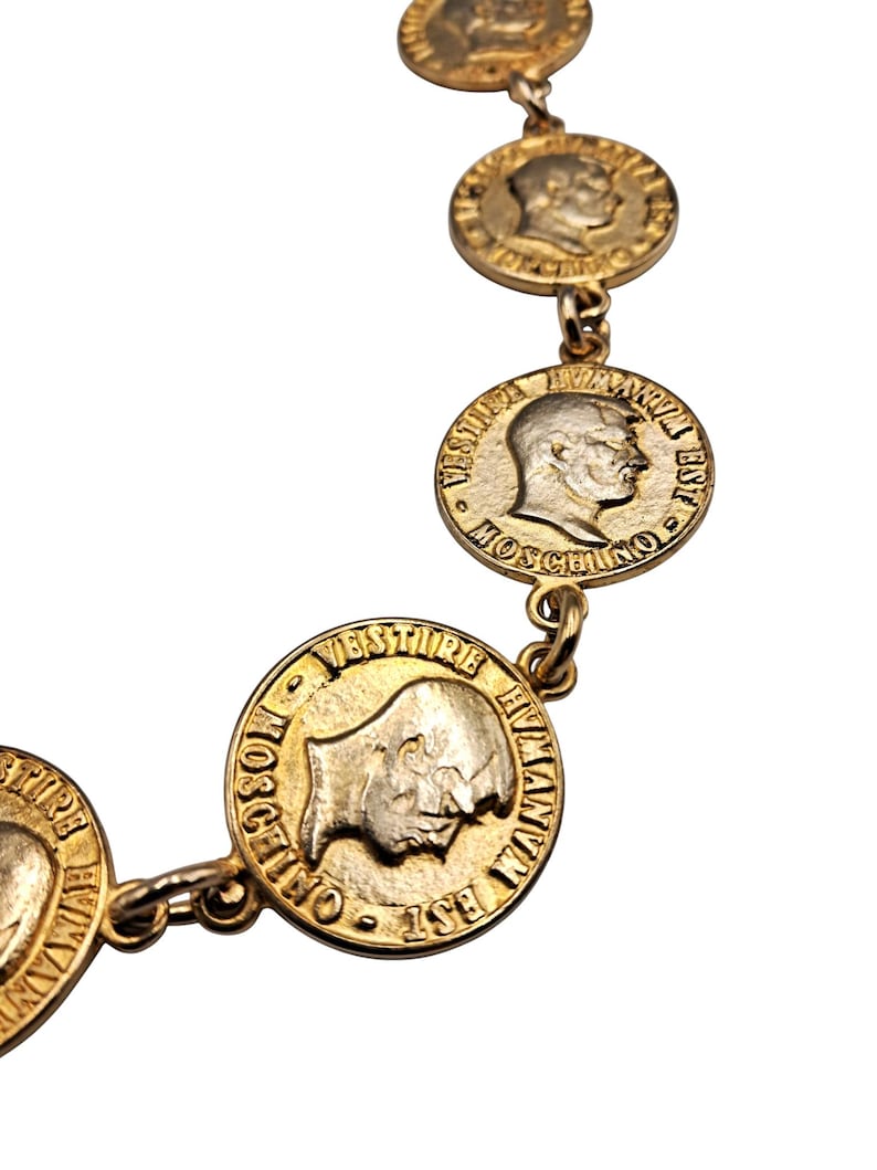 Moschino - Collier Pièces de Monnaie Métal Couleur Or Pour Femme Vintage (vue de près)