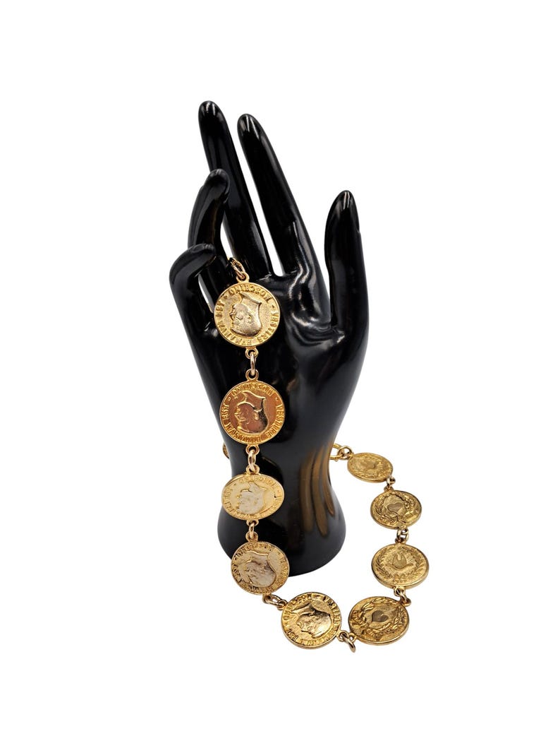 Moschino - Collier Pièces de Monnaie Métal Couleur Or Pour Femme Vintage (vue de face)