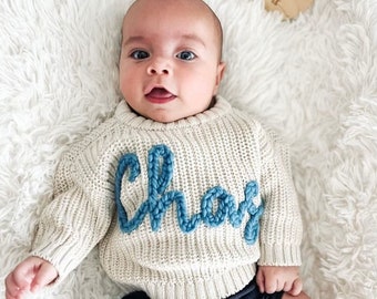 Pull prénom personnalisé tricoté à la main pour bébé, pull prénom personnalisé pour bébé, pull bébé fille avec prénom, cadeau de broderie pour bébé fille garçon