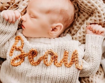 Gepersonaliseerde handgebreide naam babytrui, aangepaste babynaam trui, baby meisjes trui met naam, borduurwerk cadeau voor baby meisjes jongen