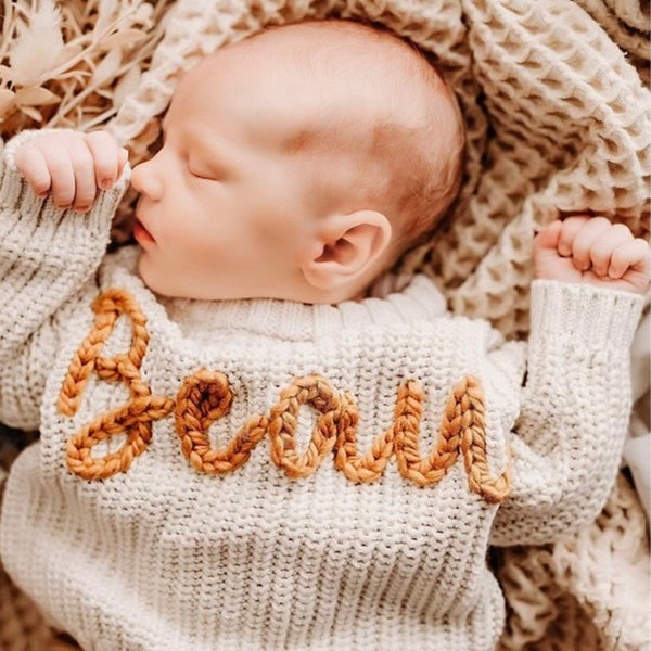 Personalisierte Hand gestrickte Name Baby Pullover, benutzerdefinierte Baby Name Pullover, Baby Mädchen Pullover mit Namen, Stickerei Geschenk für Baby Mädchen Jungen