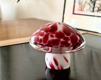 MCM Vintage 3.5” Hand Blown Glass Red and White Mottled Mushroom Paperweight