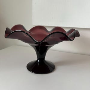 Beautiful Vintage Blenko Amethyst Art Glass Pedestal Bowl with Ruffled Edges