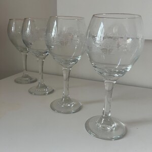 Vintage Libbey Arby&#39;s Frosted Winter Trees Christmas  Gold Rim Wine  Glasses | Winter Scene Wine Goblets | Set of 4