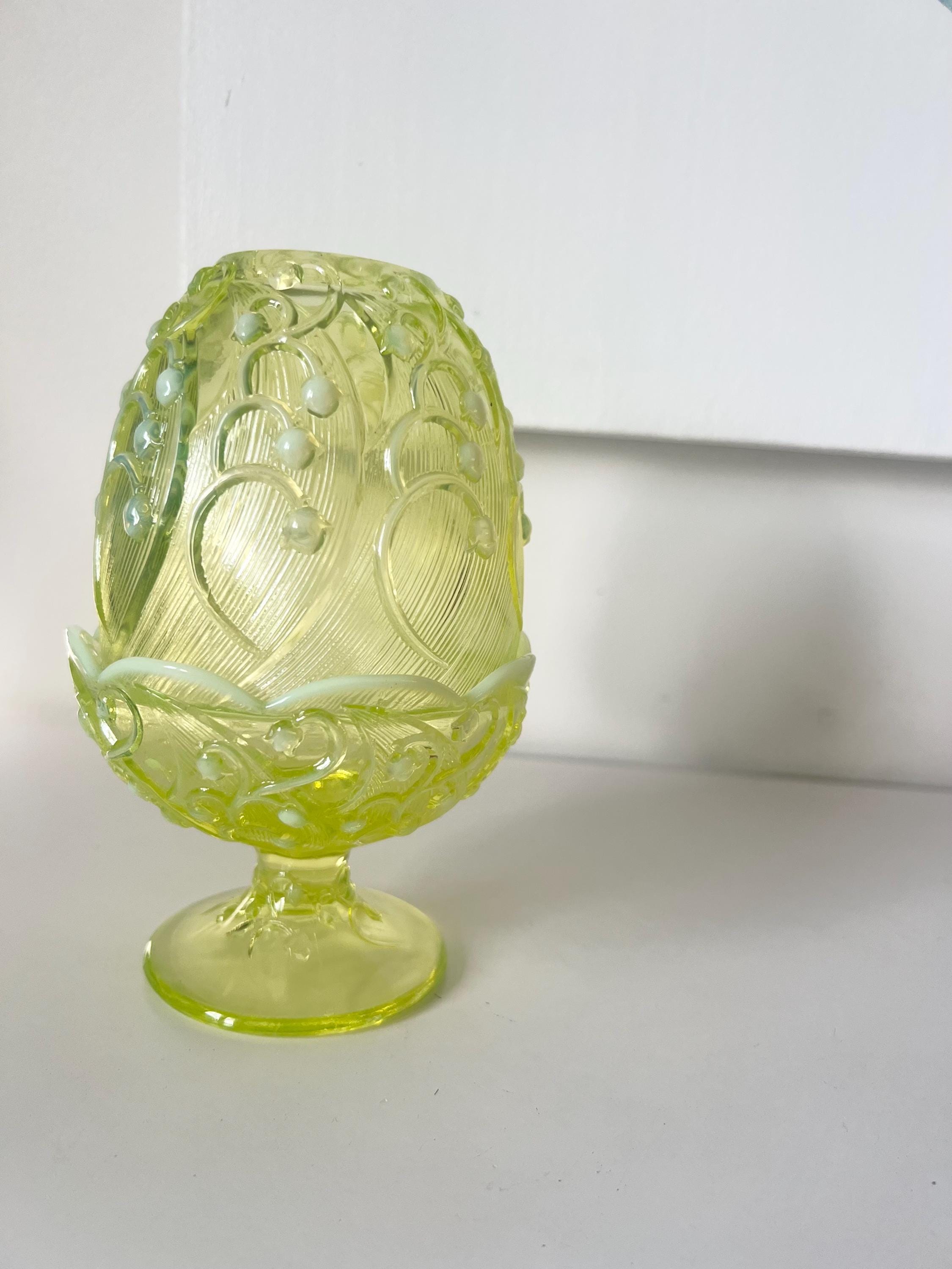 アンティーク リリー ランタン像 Vintage Fenton Uranium Glass Lily of the Valley Fairy Lamp Topaz