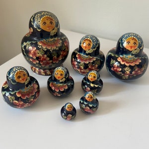 Vintage Russian Nesting Dolls | Set of 8