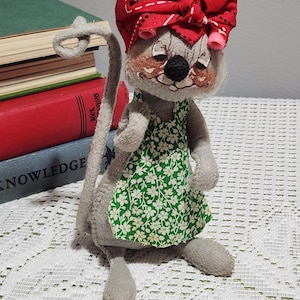 Vintage Annalee Mobilitee Mouse Doll Housekeeper 1970