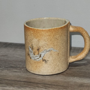 Vintage Coffee Mug Siegele & Haley Buzzard Mountain Pottery Lizard 1992 Stoneware Rustic Stoneware