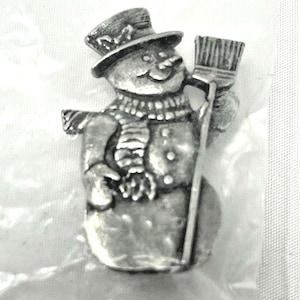 Vintage Sealed Pewter 1.25&quot; Pin Quick Cooking Holiday Snowman Broom Christmas